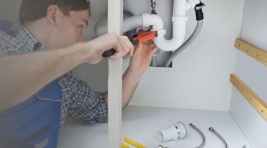 Expert burst pipe repair services in Desdemona, TX